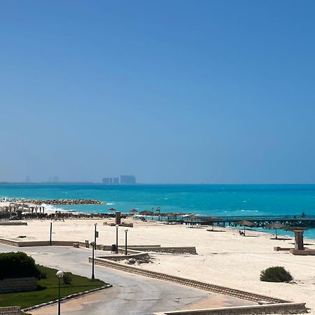 Beachfront Chalet In Green Beach, North Coast Villa El Alamein Bagian luar foto