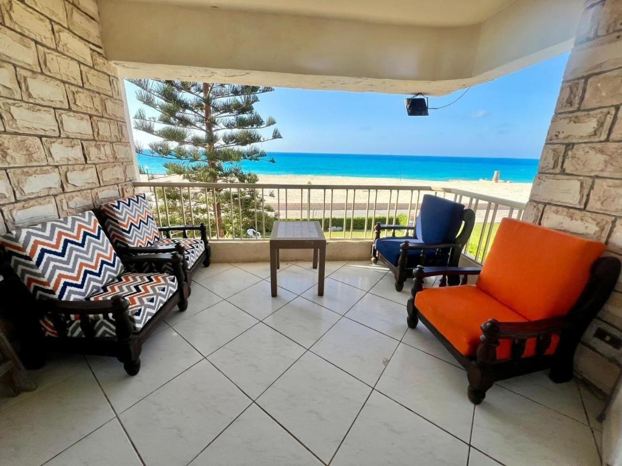 Beachfront Chalet In Green Beach, North Coast Villa El Alamein Bagian luar foto