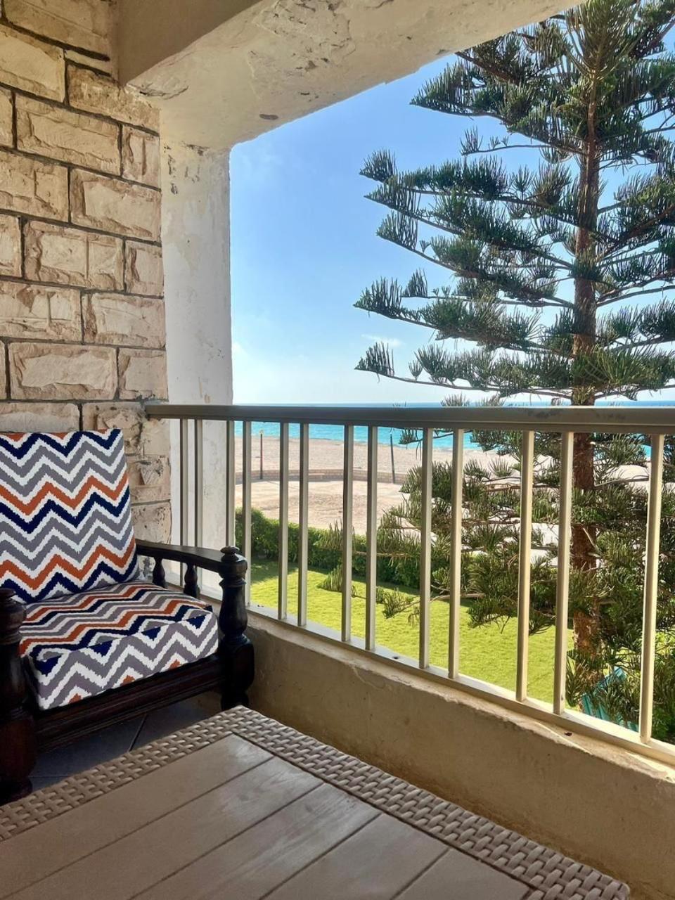 Beachfront Chalet In Green Beach, North Coast Villa El Alamein Bagian luar foto