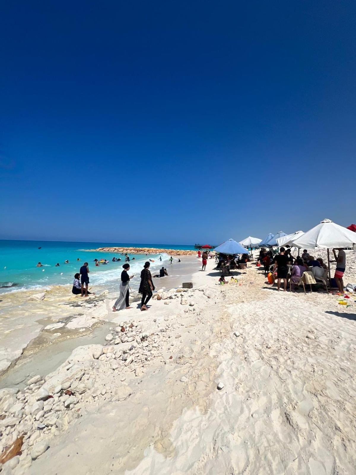 Beachfront Chalet In Green Beach, North Coast Villa El Alamein Bagian luar foto